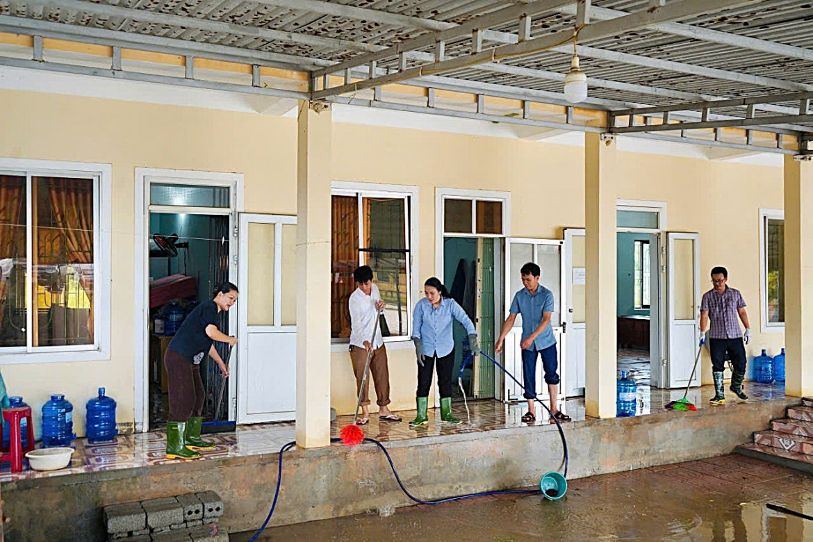 mưa lớn gây ngập cục bộ, hơn 500 học sinh ở hà tĩnh chưa thể trở lại trường học hình ảnh 2 mua lon gay ngap cuc bo, hon 500 hoc sinh o ha tinh chua the tro lai truong hoc hinh anh 2