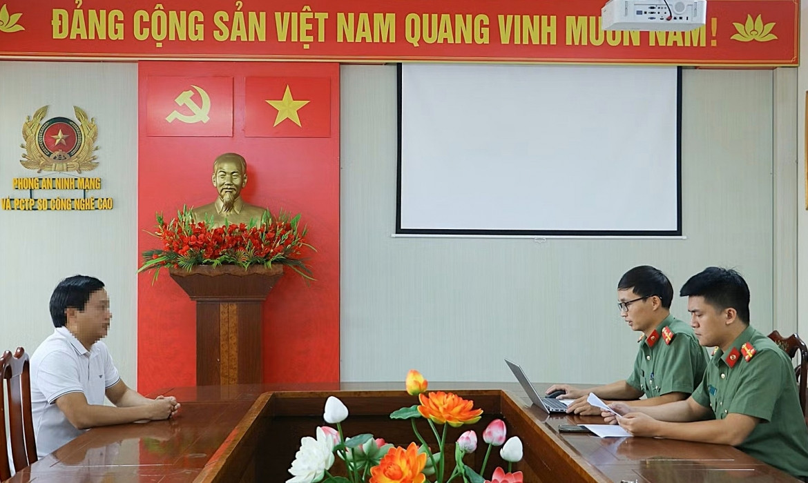 Đăng tin sai sự thật về vỡ đê, người đàn ông ở hà tĩnh bị phạt 15 triệu đồng hình ảnh 1 Dang tin sai su that ve vo de, nguoi dan ong o ha tinh bi phat 15 trieu dong hinh anh 1
