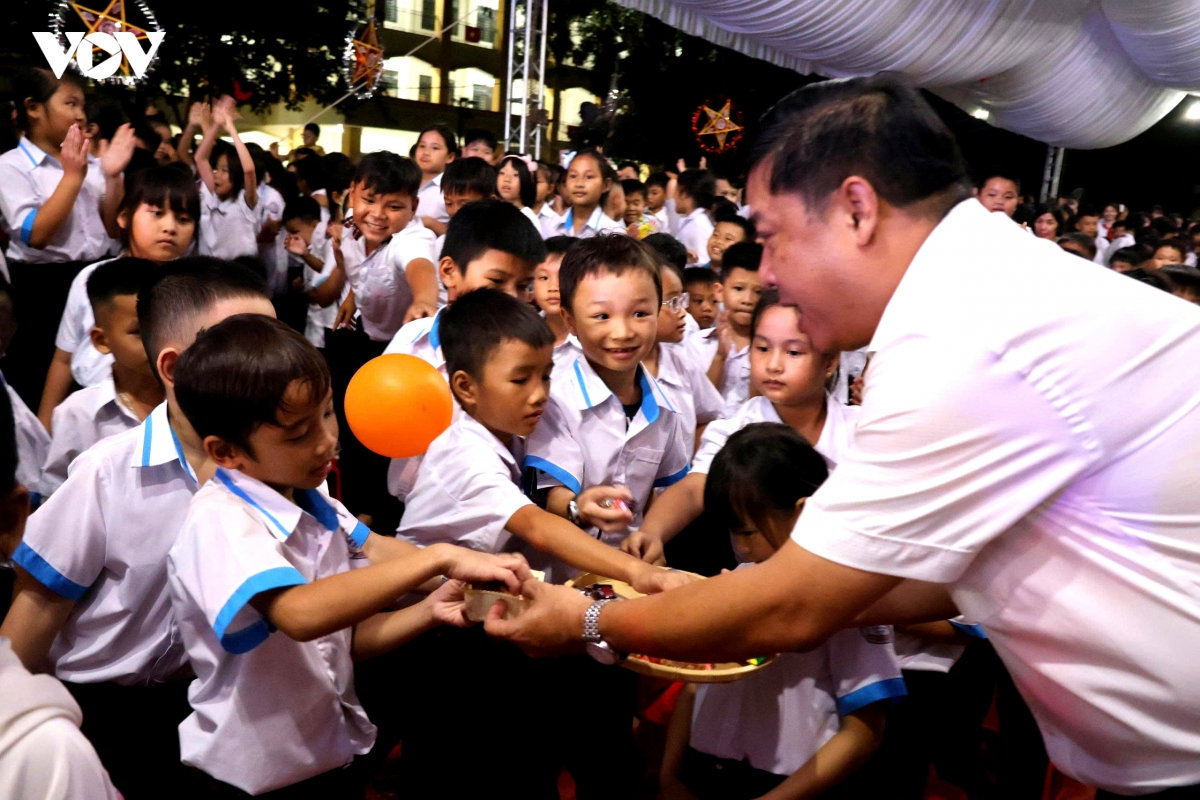 trung thu dau tien o truong noi tru lien cap vung bien gioi Dak lak hinh anh 2