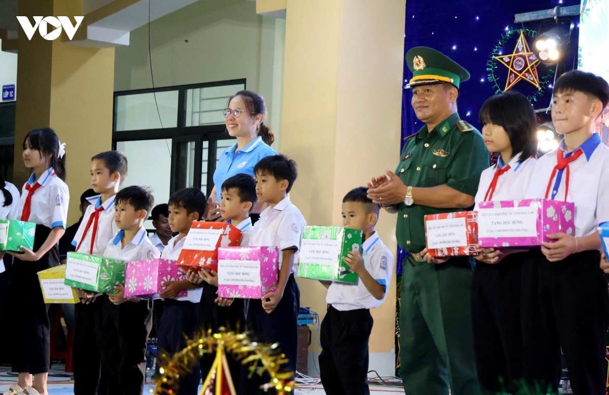 trung thu dau tien o truong noi tru lien cap vung bien gioi Dak lak hinh anh 7