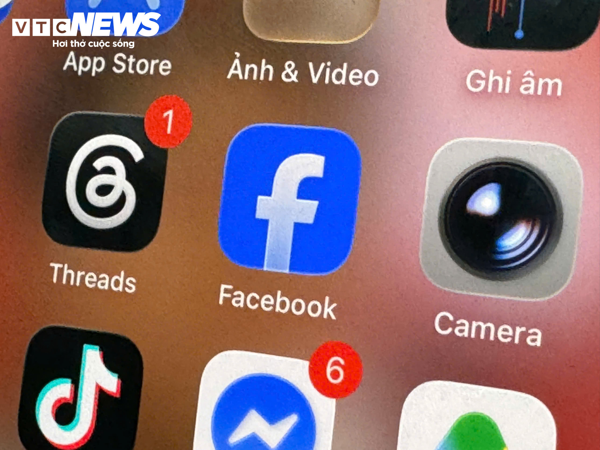 Facebook gặp sự cố truy cập. (Ảnh: Mạnh Hùng)