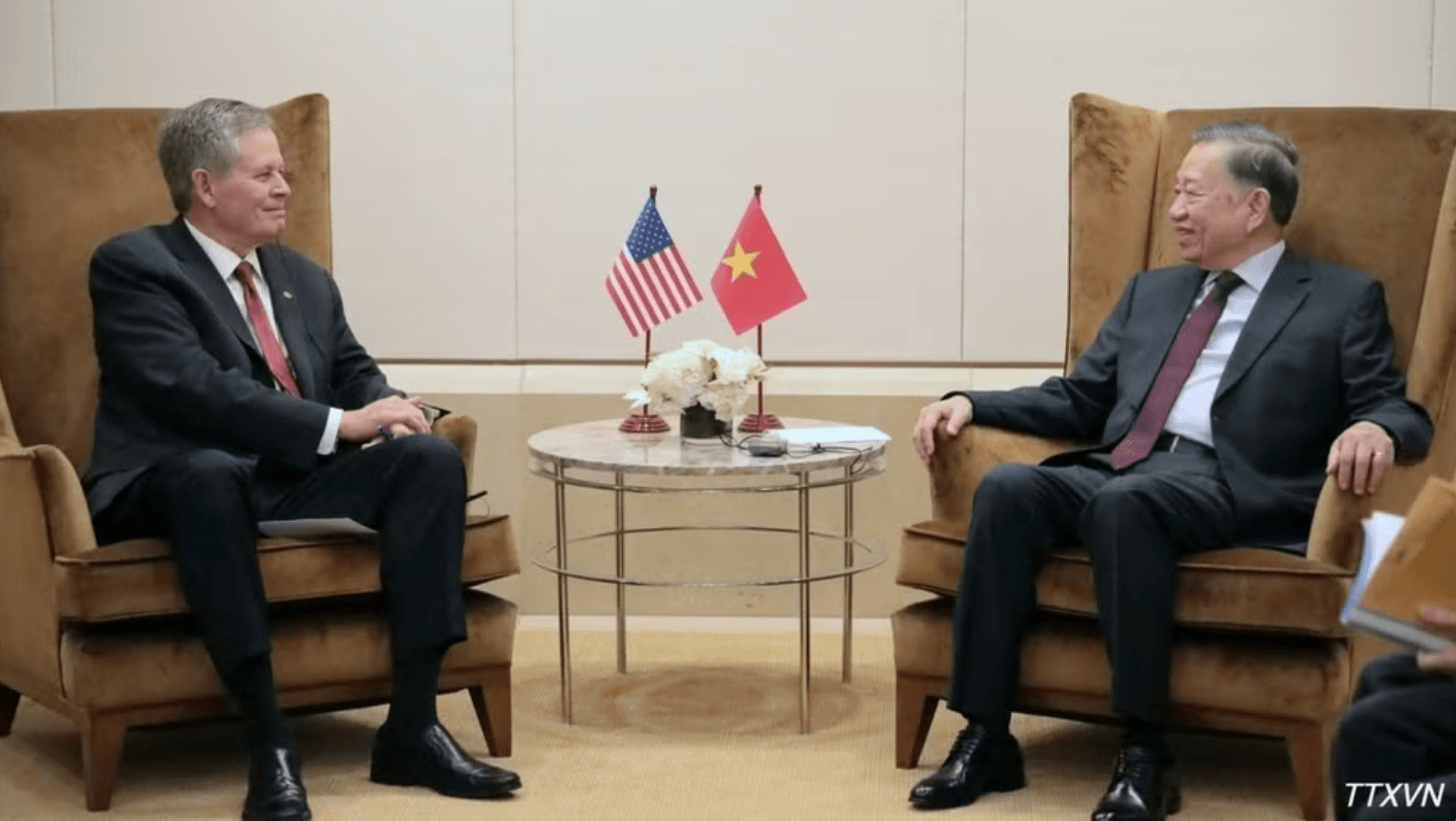 Tổng Bí thư, Chủ tịch nước Tô Lâm tiếp Thượng nghị sĩ Hoa Kỳ Steve Daines. (Ảnh: Thanh Tuấn/TTXVN)