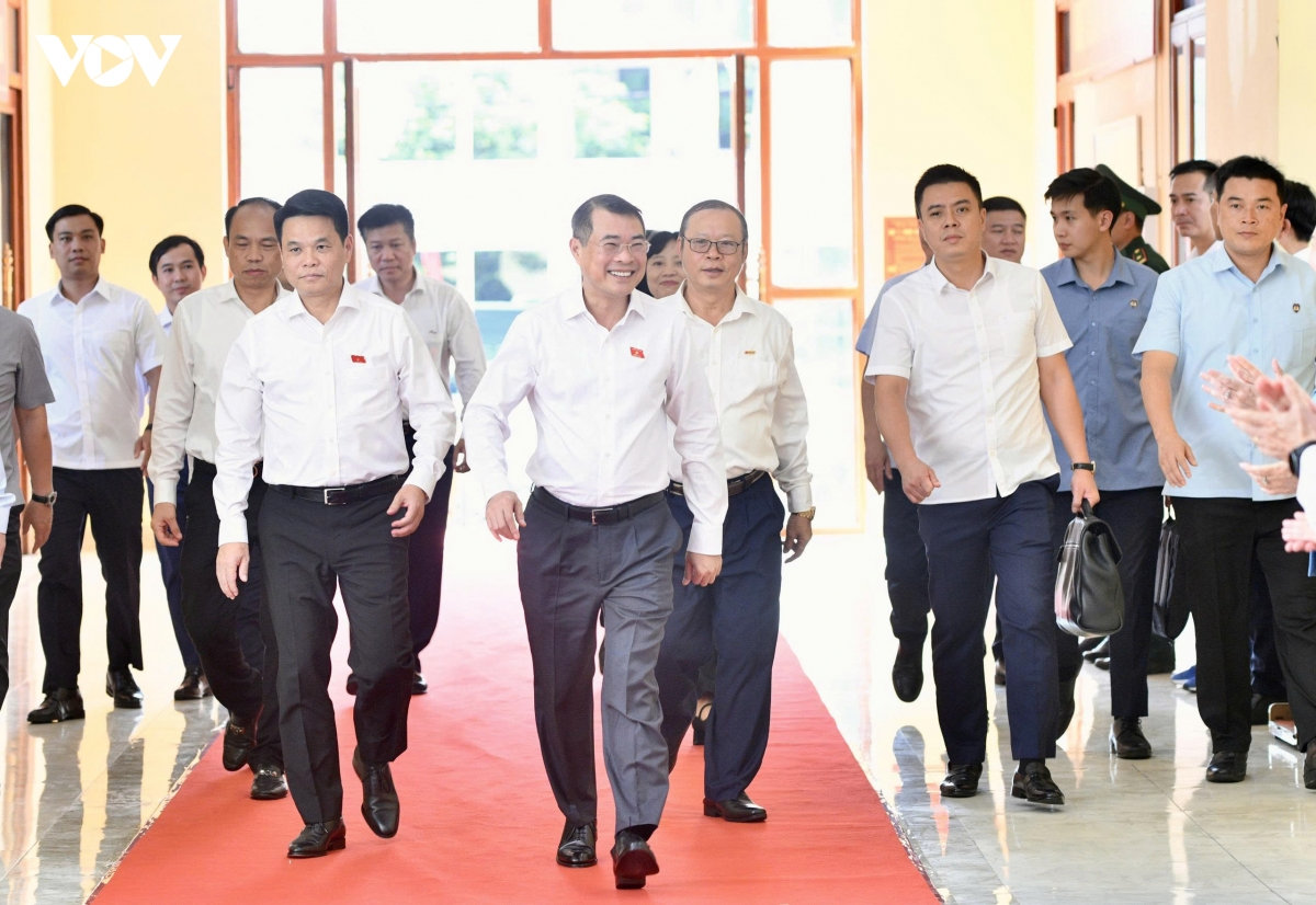 thủ tướng lê minh hưng tiếp xúc cử tri thành phố hải phòng hình ảnh 1 thu tuong le minh hung tiep xuc cu tri thanh pho hai phong hinh anh 1