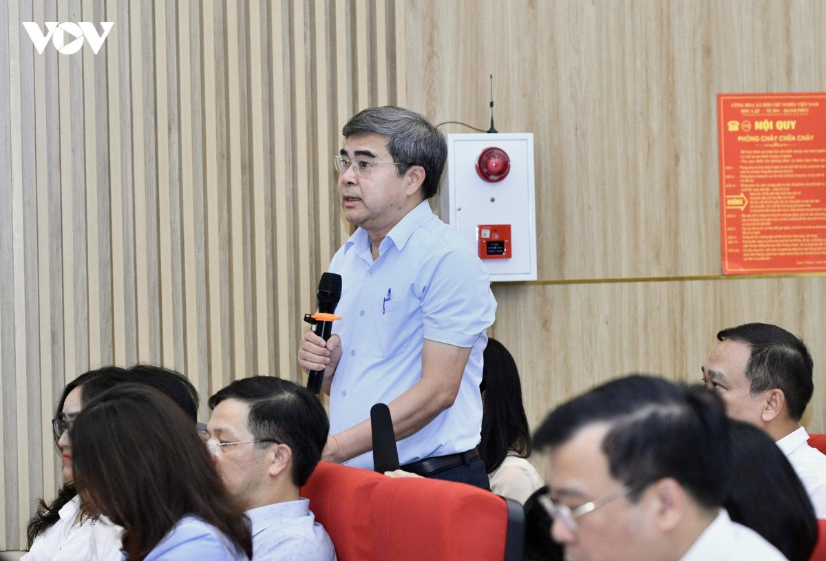 thủ tướng lê minh hưng tiếp xúc cử tri thành phố hải phòng hình ảnh 4 thu tuong le minh hung tiep xuc cu tri thanh pho hai phong hinh anh 4