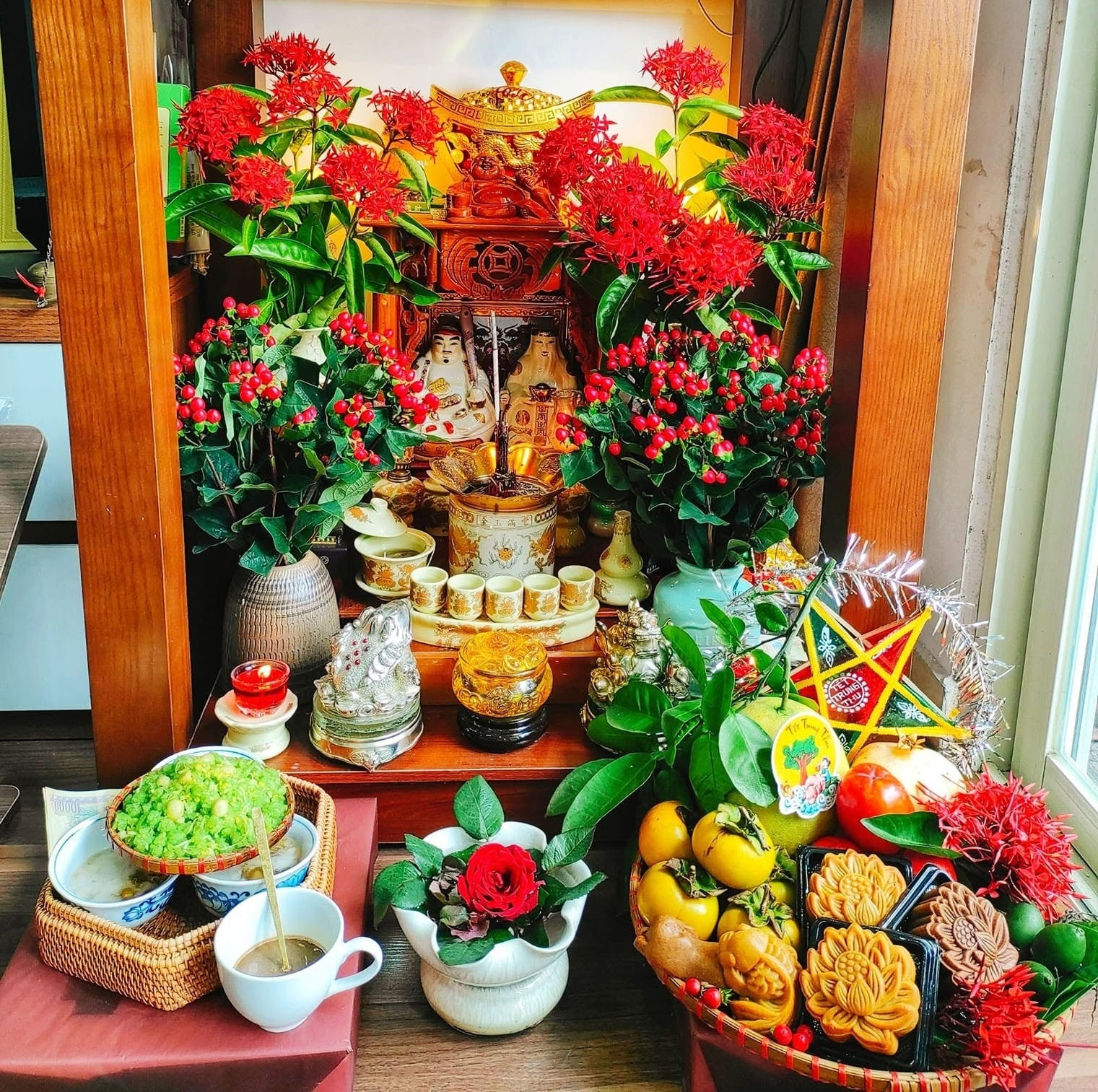Gợi ý mâm cúng rằm tháng 8 tại nhà. (Ảnh: Hàn Hương Thủy)
