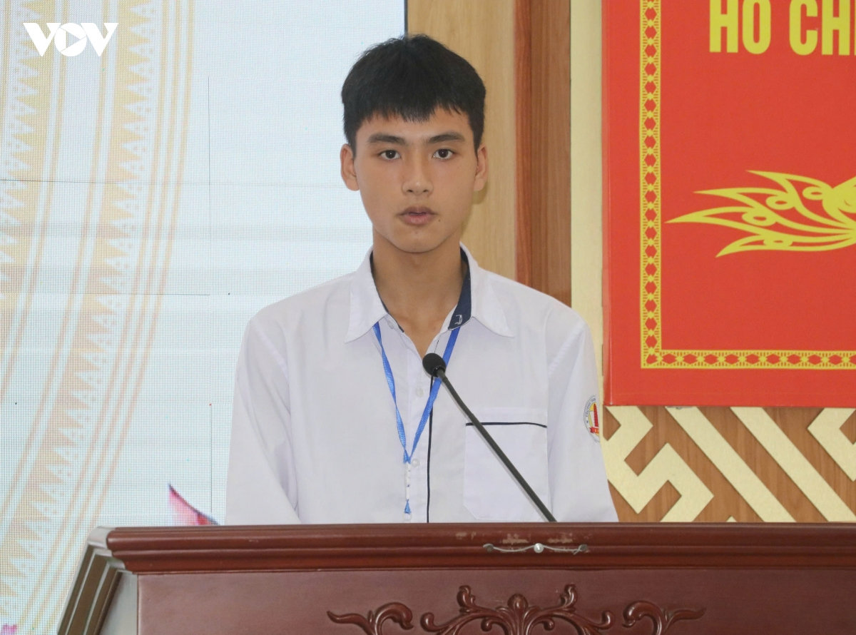 nam sinh cứu hai em nhỏ đuối nước được chủ tịch tỉnh ninh bình tặng bằng khen hình ảnh 3 nam sinh cuu hai em nho duoi nuoc duoc chu tich tinh ninh binh tang bang khen hinh anh 3