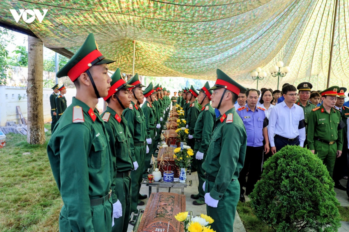 Điện biên truy điệu, an táng 10 hài cốt liệt sĩ tại nghĩa trang liệt sĩ tông khao hình ảnh 4 Dien bien truy dieu, an tang 10 hai cot liet si tai nghia trang liet si tong khao hinh anh 4