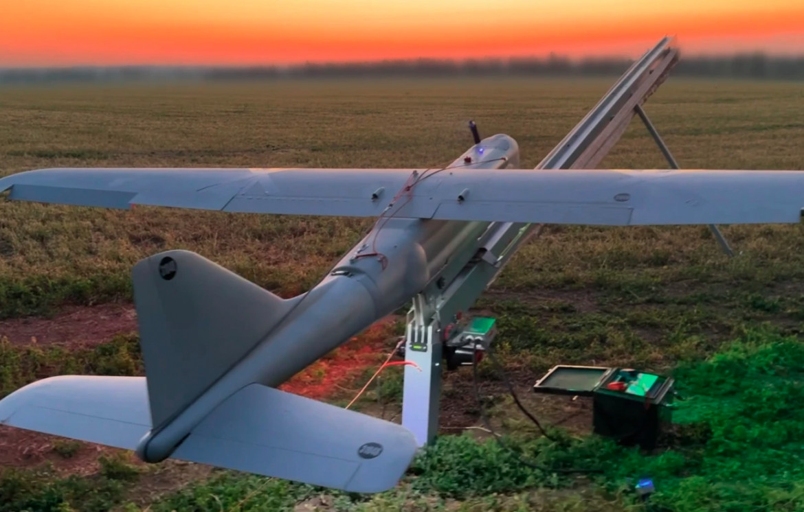 nga tung bao uav phan luc, ukraine mat loi the danh chan hinh anh 1