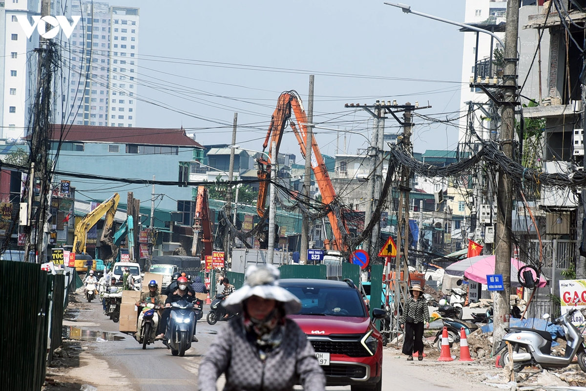 du an mo duong linh nam ngon ngang thi cong, ho kinh doanh chat vat hinh anh 5