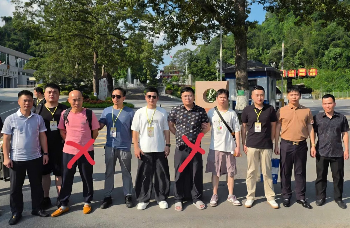 bắc ninh bàn giao hai đối tượng truy nã cho công an trung quốc hình ảnh 2 bac ninh ban giao hai doi tuong truy na cho cong an trung quoc hinh anh 2