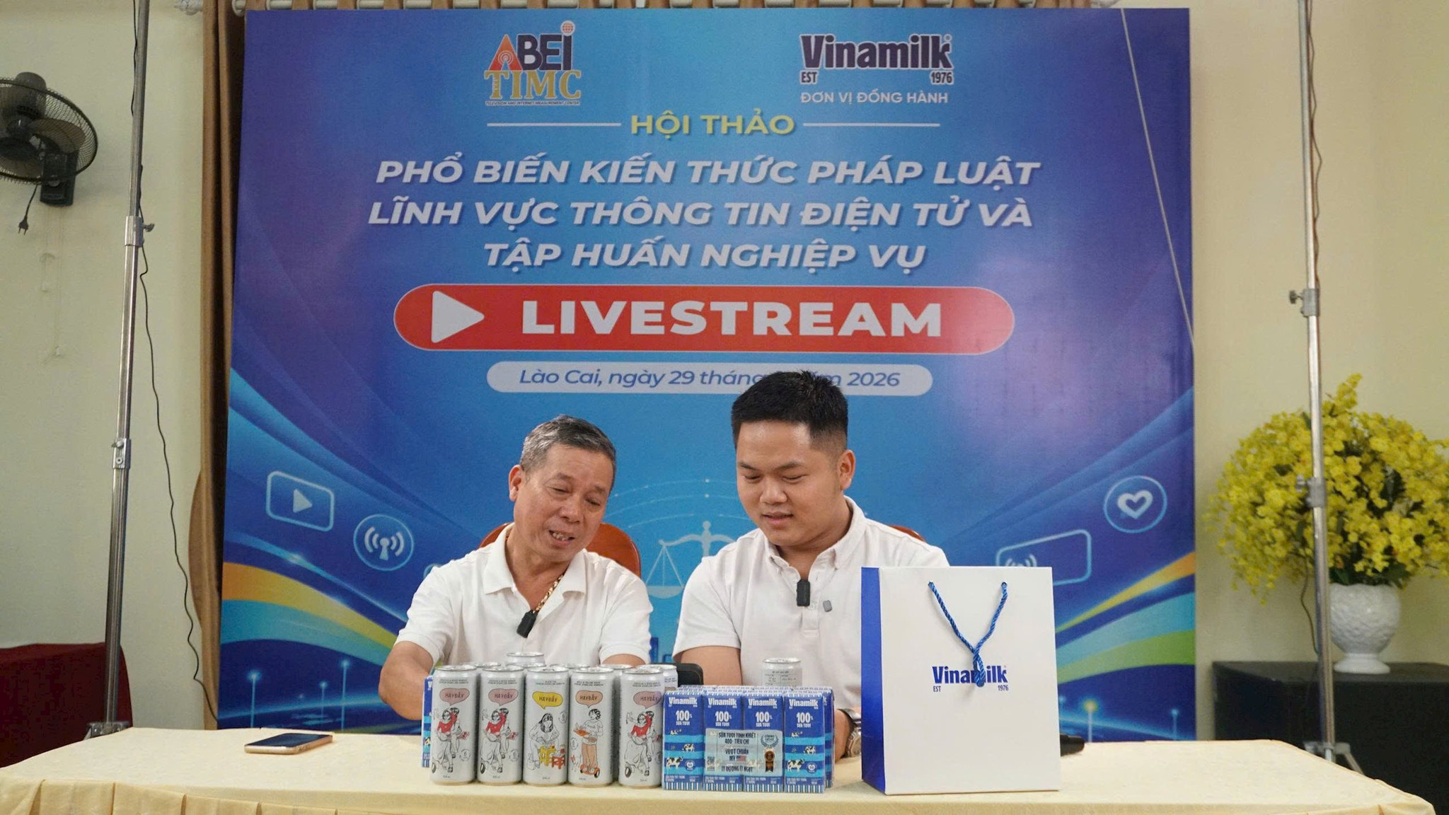 cac-dai-bieu-duoc-trang-bi-thuc-hanh-cac-ky-nang-livestream.jpg