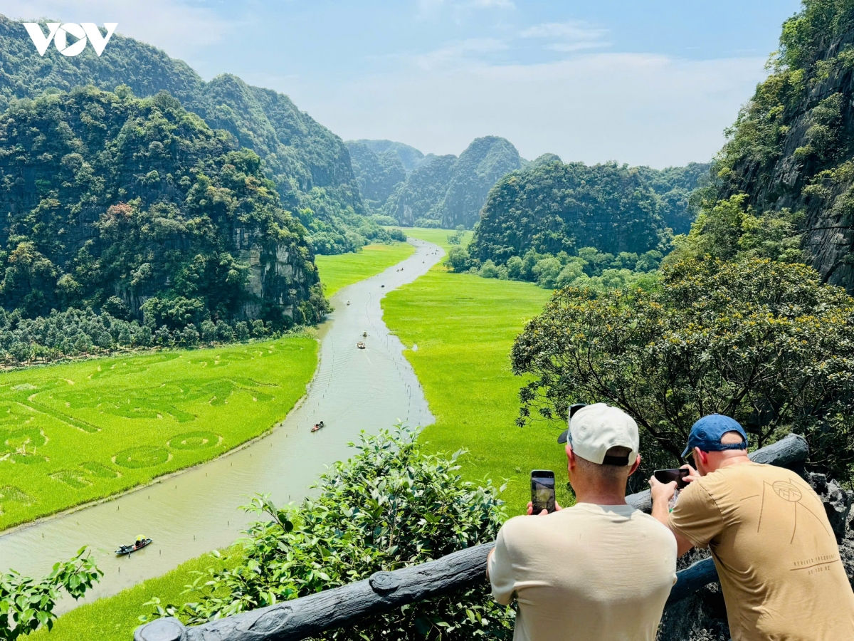 du lich ninh binh ky vong but pha tu nghi quyet so 26-nq tw cua bo chinh tri hinh anh 1