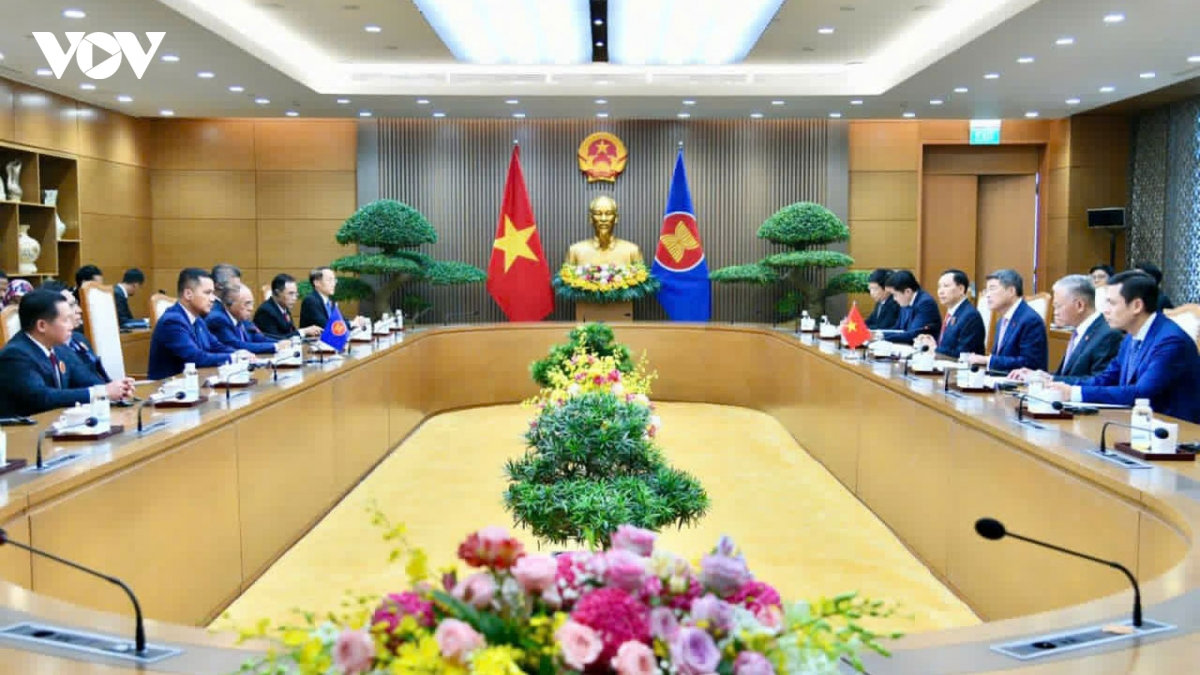thủ tướng thúc đẩy sớm hoàn thiện thủ tục phê chuẩn hiệp định asean về dẫn độ hình ảnh 1 thu tuong thuc day som hoan thien thu tuc phe chuan hiep dinh asean ve dan do hinh anh 1