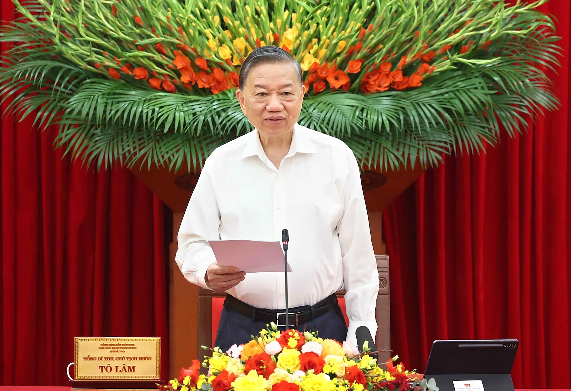 Tổng Bí thư, Chủ tịch nước: Có việc lớn thì tìm người giỏi nhất để giao, không bó hẹp trong biên chế - Ảnh 2.