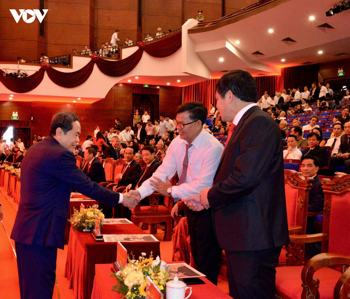 chu tich quoc hoi du le ky niem 150 nam ngay sinh cu huynh thuc khang hinh anh 2