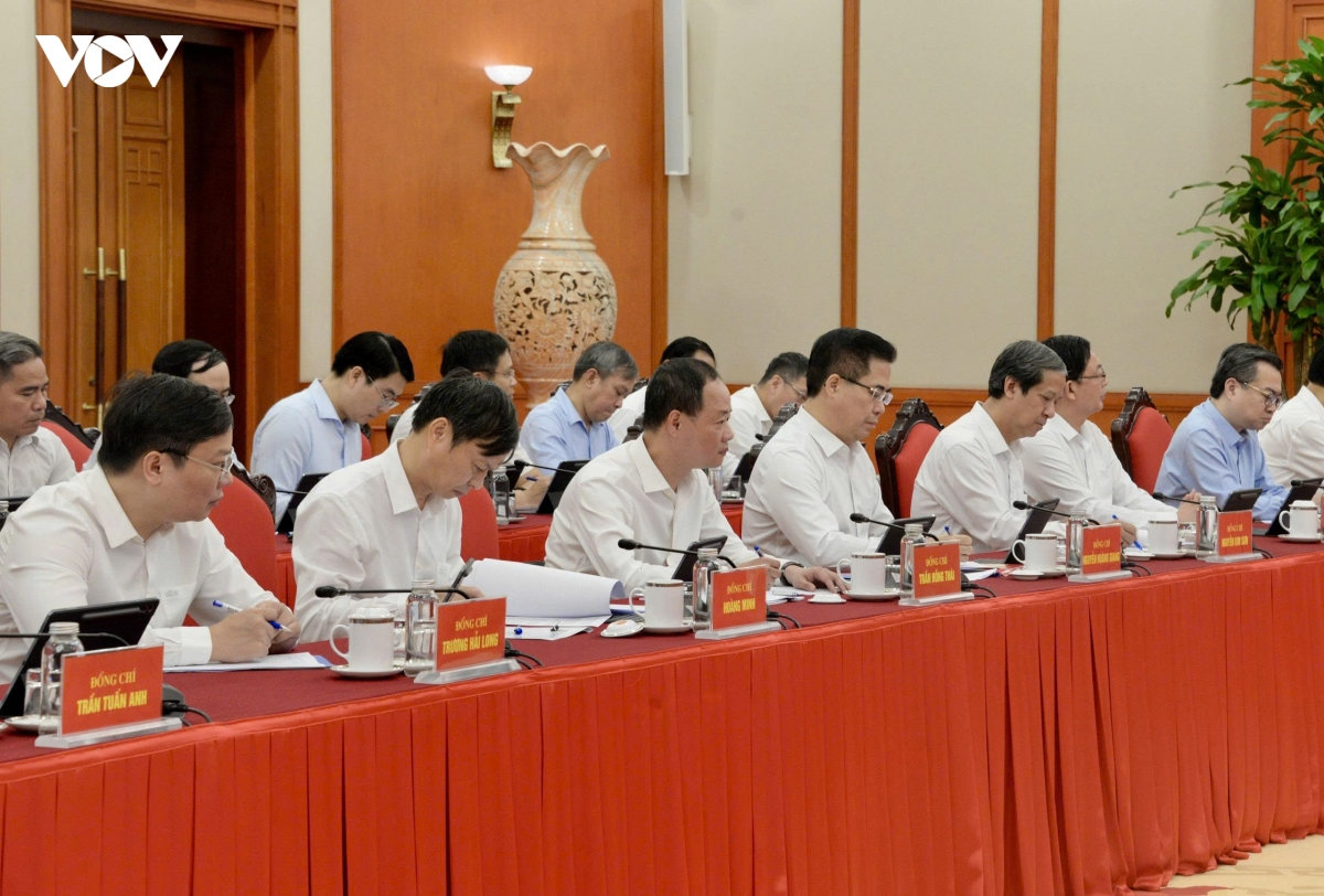 tong bi thu, chu tich nuoc lam viec voi ban chinh sach, chien luoc trung uong hinh anh 3