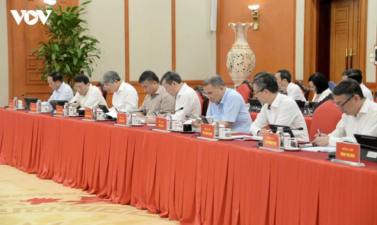 tong bi thu, chu tich nuoc lam viec voi ban chinh sach, chien luoc trung uong hinh anh 5