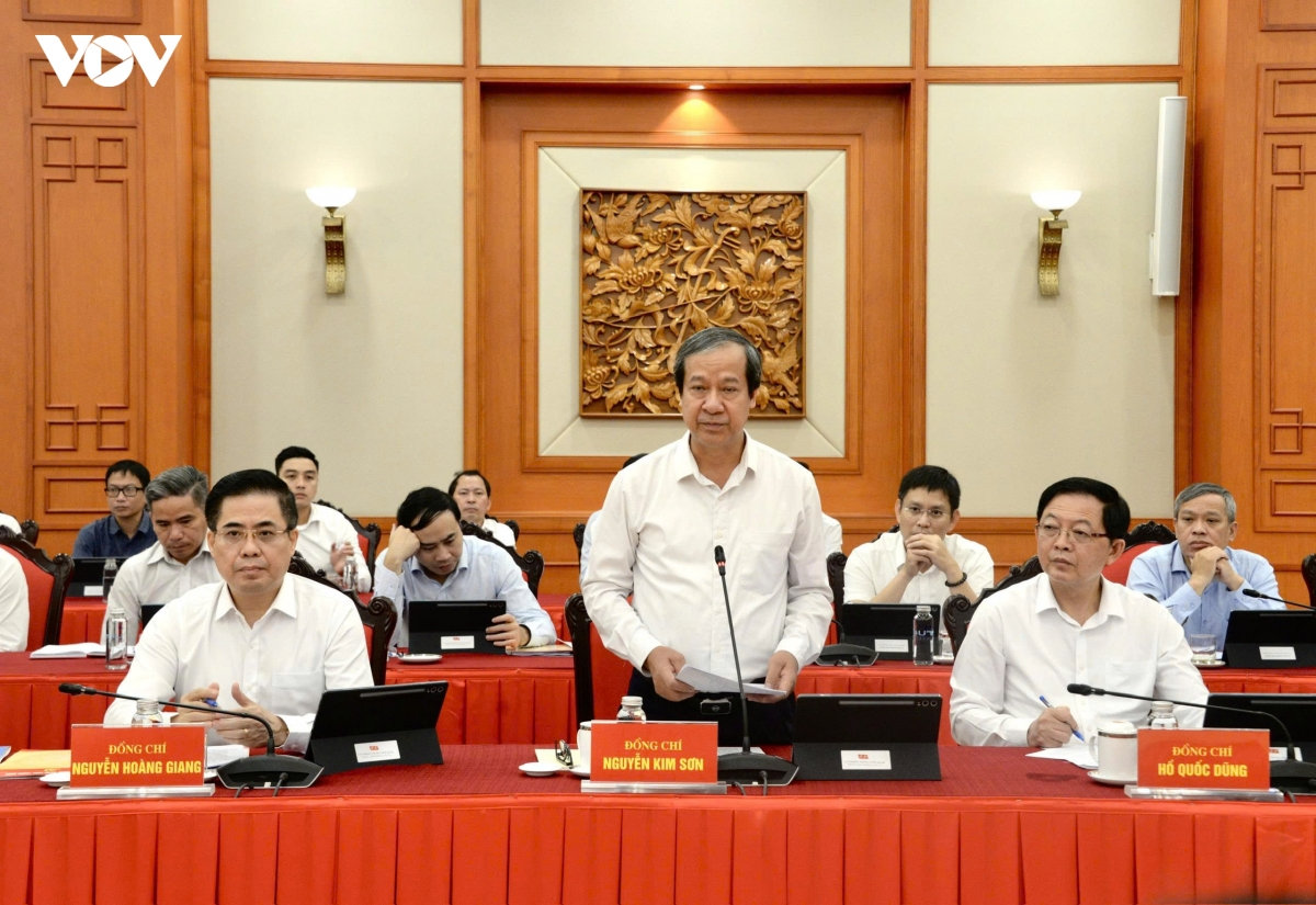 tong bi thu, chu tich nuoc lam viec voi ban chinh sach, chien luoc trung uong hinh anh 4