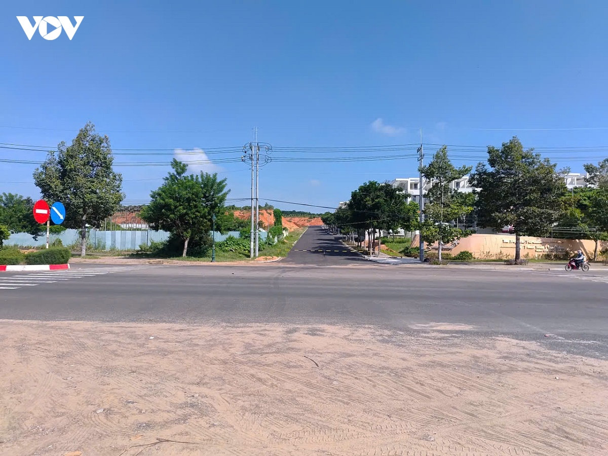 xác định nguyên nhân gây lũ cát đỏ tràn xuống đường ở lâm Đồng hình ảnh 3 xac dinh nguyen nhan gay lu cat do tran xuong duong o lam Dong hinh anh 3