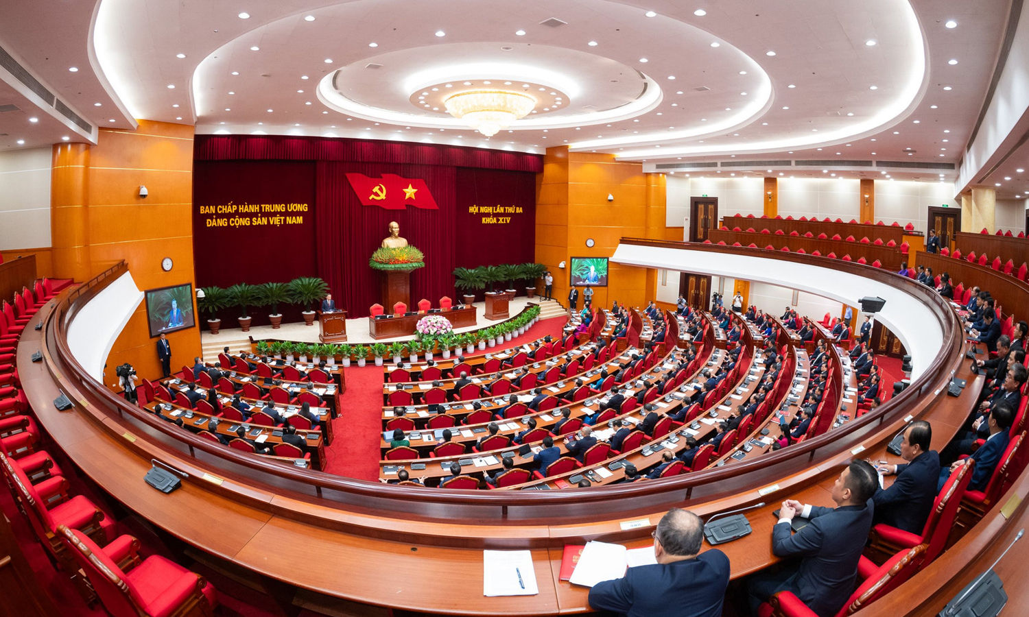 Quang cảnh phiên bế mạc Hội nghị Trung ương 3 khóa XIV. (Ảnh: Phạm Thắng)