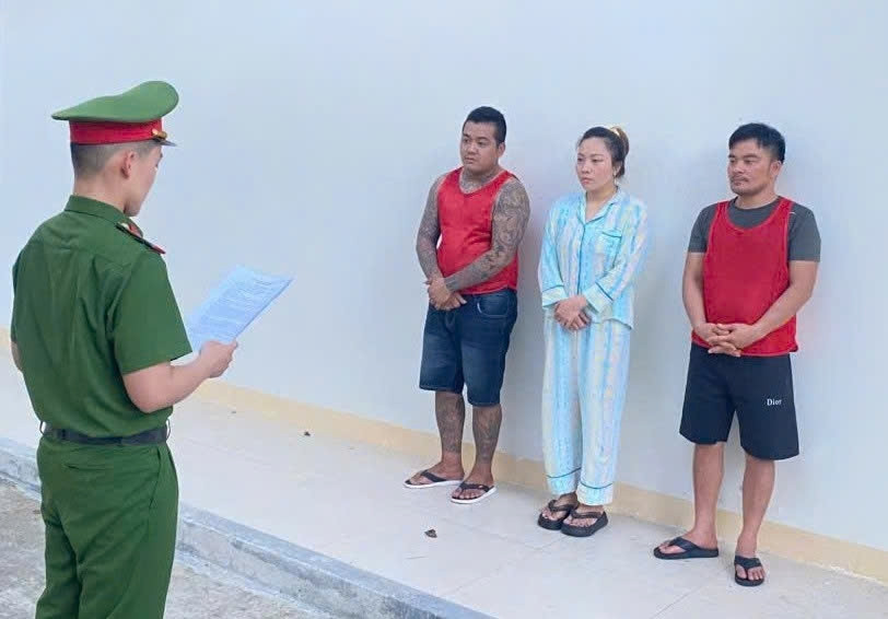 phá chuyên án mua bán người dưới 16 tuổi, bắt tạm giam 3 đối tượng hình ảnh 1 pha chuyen an mua ban nguoi duoi 16 tuoi, bat tam giam 3 doi tuong hinh anh 1