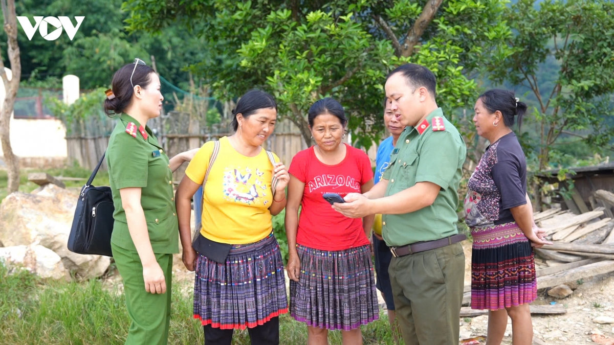 lào cai đưa vneid đến gần người dân vùng cao hình ảnh 4 lao cai dua vneid den gan nguoi dan vung cao hinh anh 4