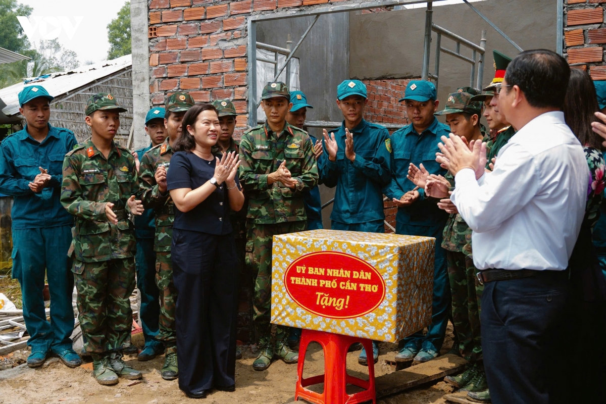 chiến dịch xóa nhà tạm, nhà dột nát ở cần thơ thần tốc, lan tỏa nghĩa tình hình ảnh 2 chien dich xoa nha tam, nha dot nat o can tho than toc, lan toa nghia tinh hinh anh 2
