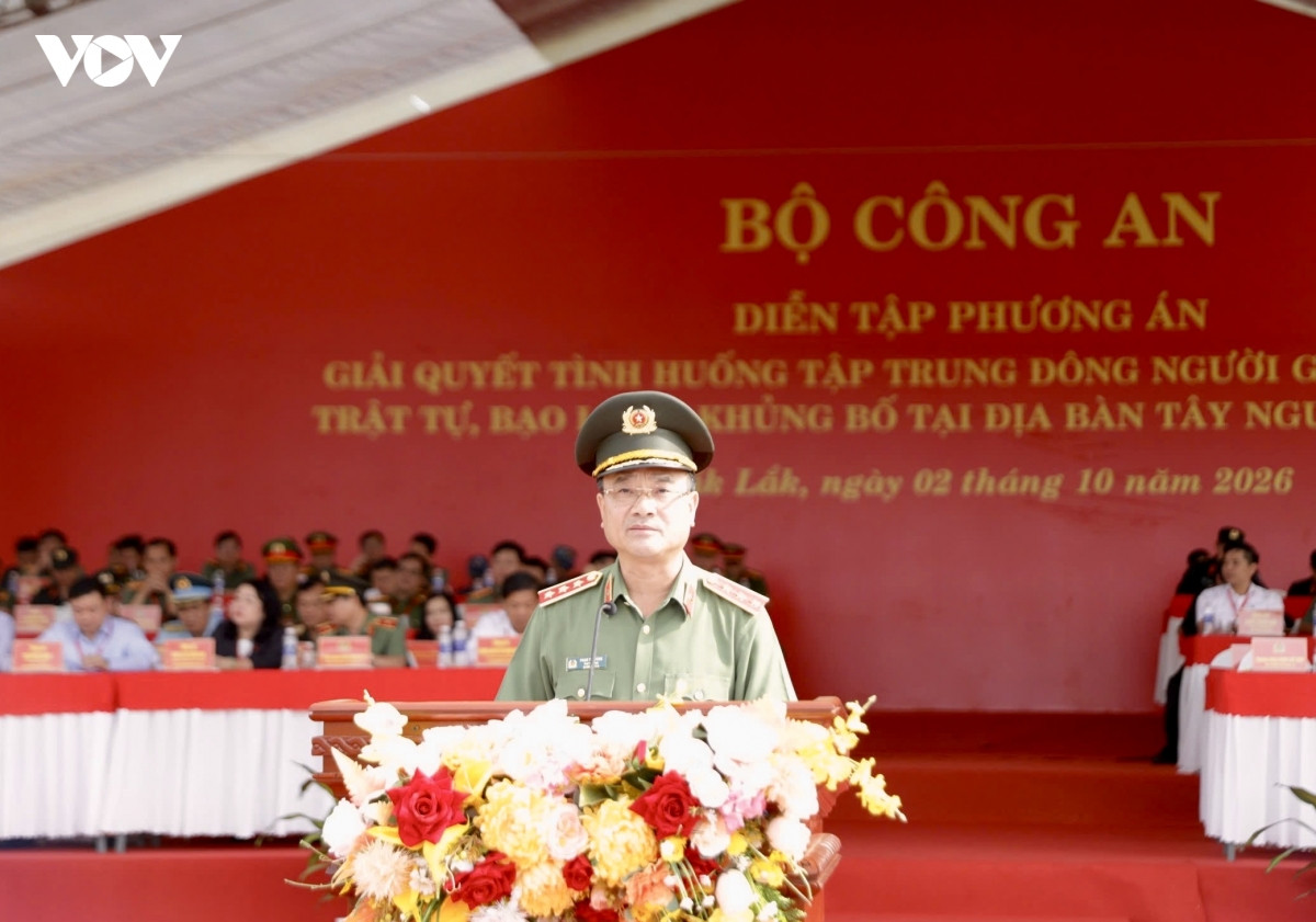 bộ công an diễn tập phương án chống gây rối, bạo loạn, khủng bố hình ảnh 1 bo cong an dien tap phuong an chong gay roi, bao loan, khung bo hinh anh 1