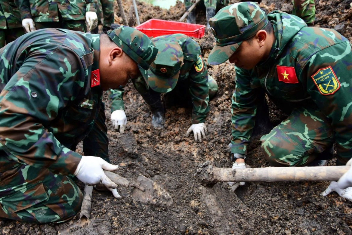 phát hiện thêm 8 hài cốt liệt sĩ tại công viên lê thị riêng hình ảnh 2 phat hien them 8 hai cot liet si tai cong vien le thi rieng hinh anh 2
