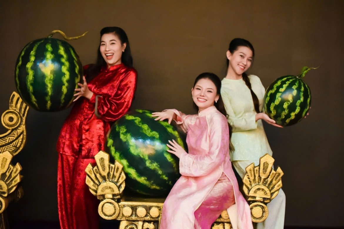 chuyen mai an tiem len san khau nhac kich, pham yen hoa hoang hau hinh anh 2