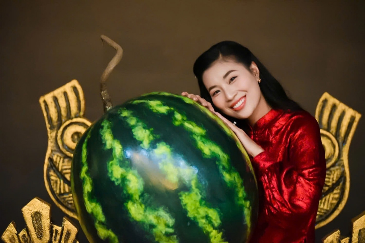 chuyen mai an tiem len san khau nhac kich, pham yen hoa hoang hau hinh anh 1