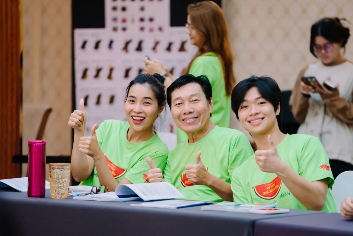 chuyen mai an tiem len san khau nhac kich, pham yen hoa hoang hau hinh anh 3