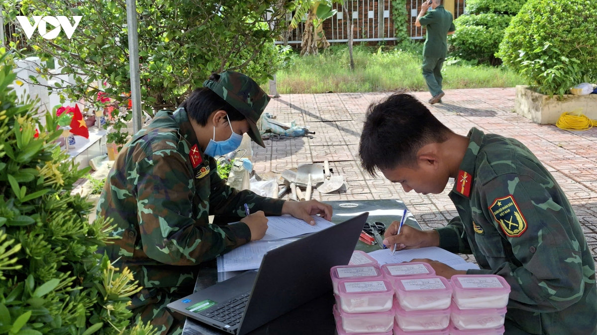 Dong thap hoan thanh khai quat, lay mau hai cot liet si tai 29 30 nghia trang hinh anh 2