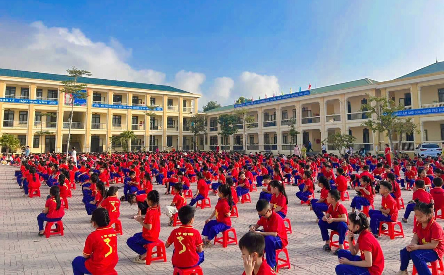 Điểm trường chính và phân hiệu được đầu tư đồng bộ, khang trang. (Ảnh: Viết Triều)