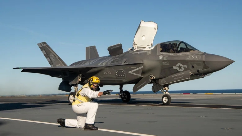 lý do f-22 không có chỗ trong thủy quân lục chiến mỹ hình ảnh 3 ly do f-22 khong co cho trong thuy quan luc chien my hinh anh 3