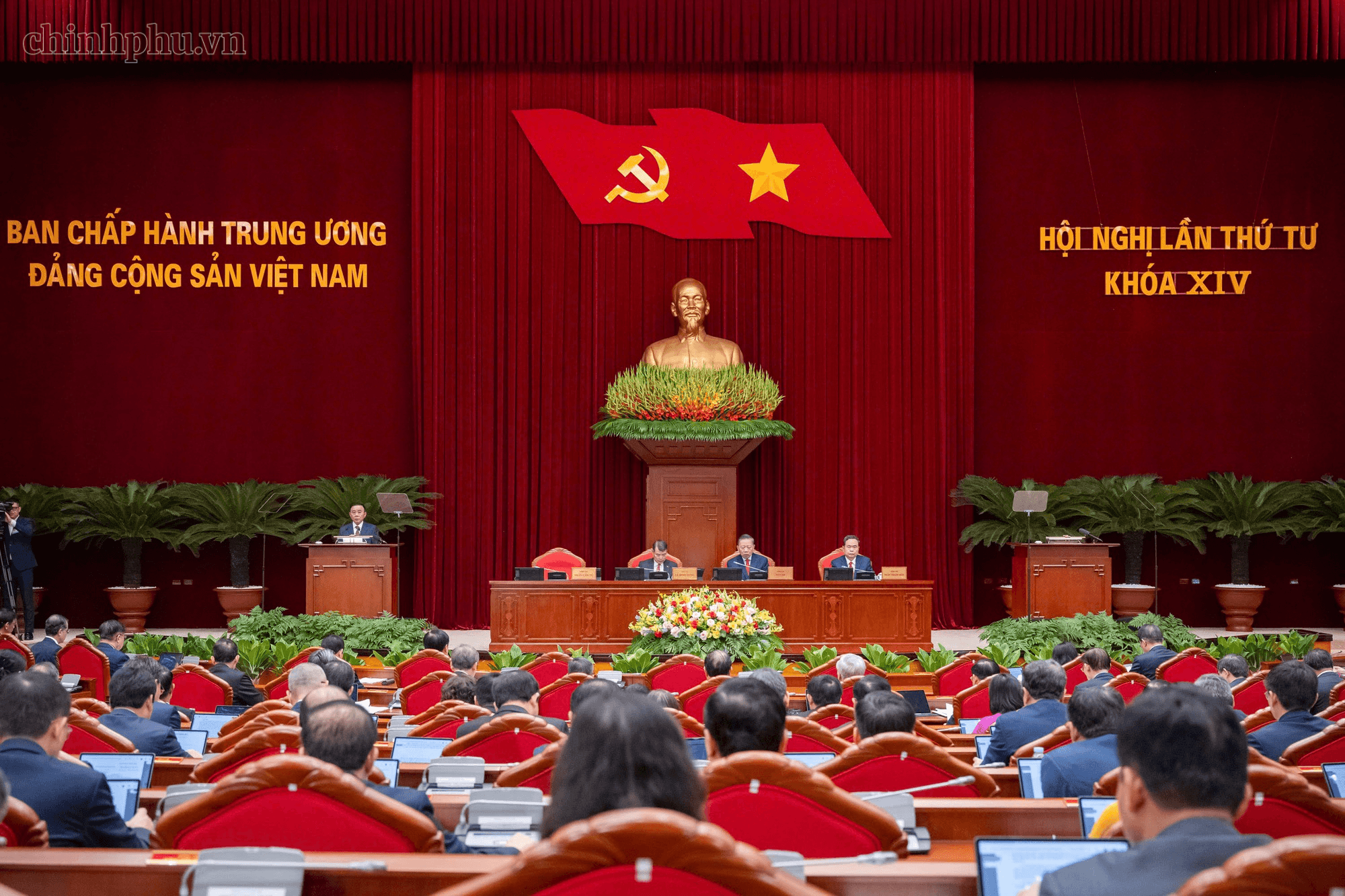 Quang cảnh phiên khai mạc Hội nghị Trung ương 4, khóa XIV. (Ảnh: chinhphu.vn)
