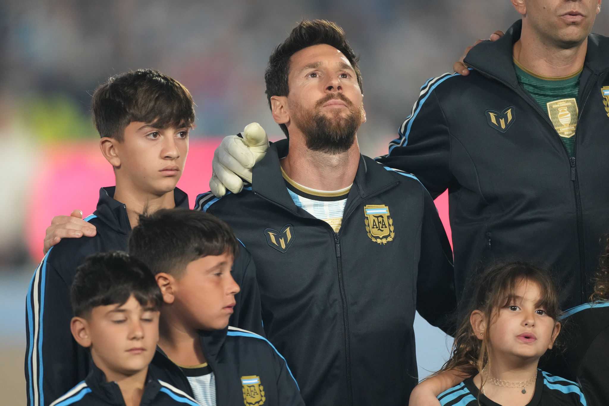 Ngày 7/10, Lionel Messi cùng đội tuyển Argentina giành chiến thắng 3-0 trong trận giao hữu với Benin. Đây là lần cuối cùng siêu sao 39 tuổi ra sân trong màu áo đội tuyển quốc gia. (Ảnh: AP)