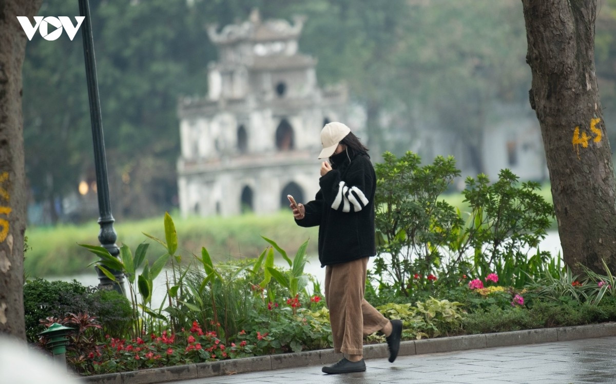 khong khi lanh keo dai den bao gio, mien bac con nang nong hinh anh 2