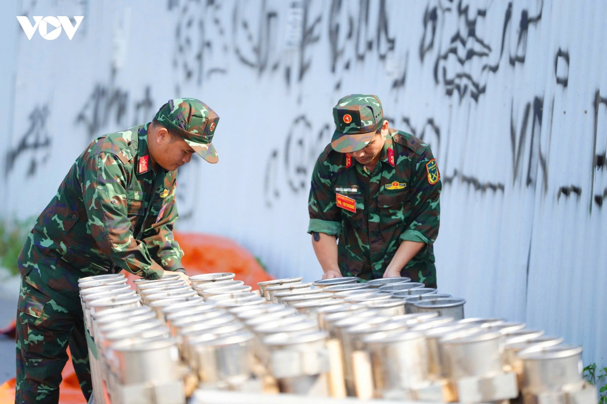 can canh tran dia phao hoa mung ky niem 72 nam ngay giai phong thu do hinh anh 11