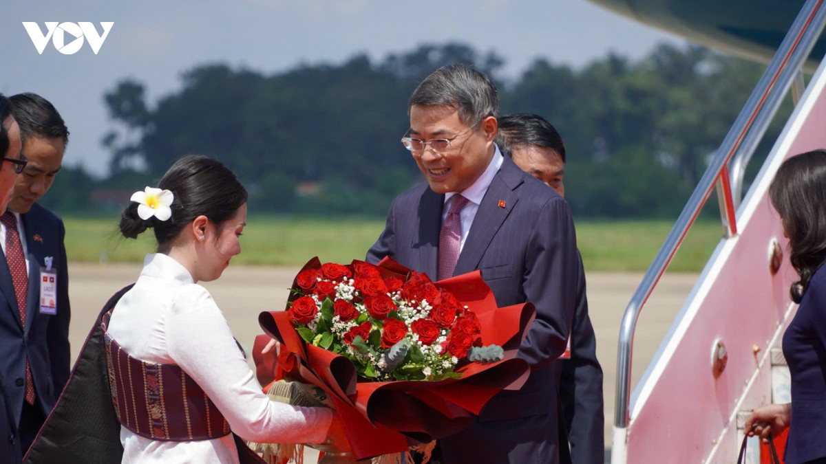 thu tuong le minh hung den vieng chan bat dau tham chinh thuc lao hinh anh 2