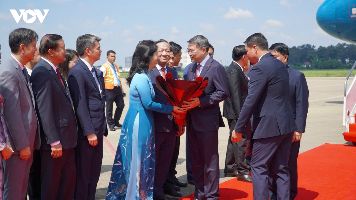 thu tuong le minh hung den vieng chan bat dau tham chinh thuc lao hinh anh 5