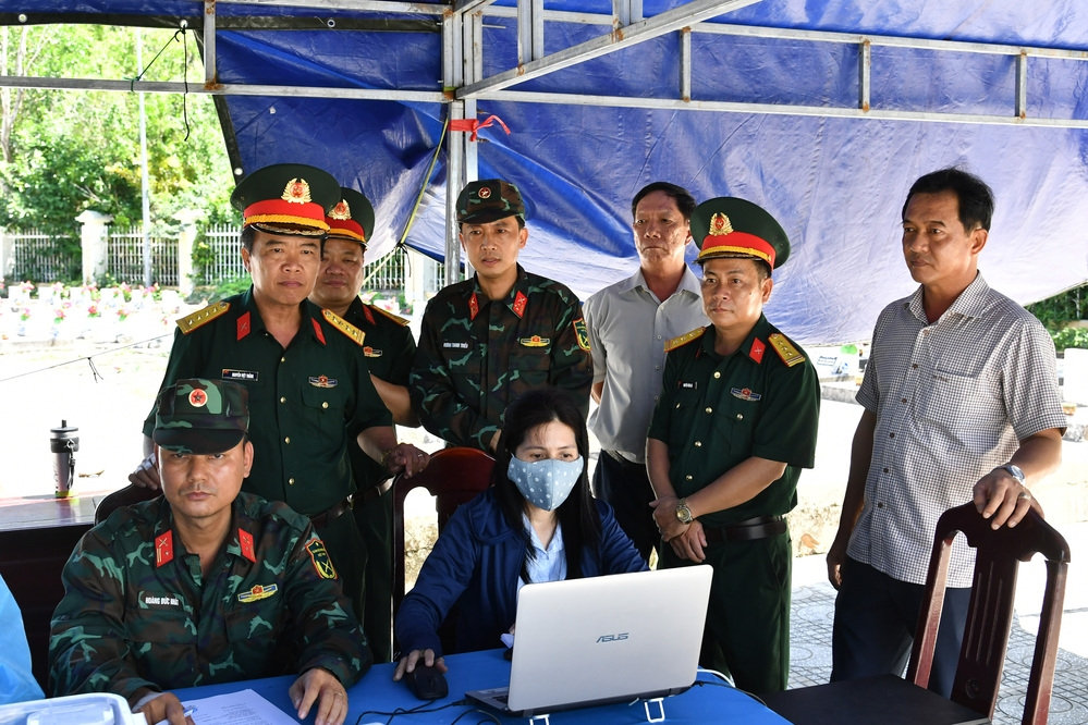 an giang hoàn thành lấy mẫu sinh phẩm tại hơn 15.000 phần mộ liệt sĩ hình ảnh 4 an giang hoan thanh lay mau sinh pham tai hon 15.000 phan mo liet si hinh anh 4