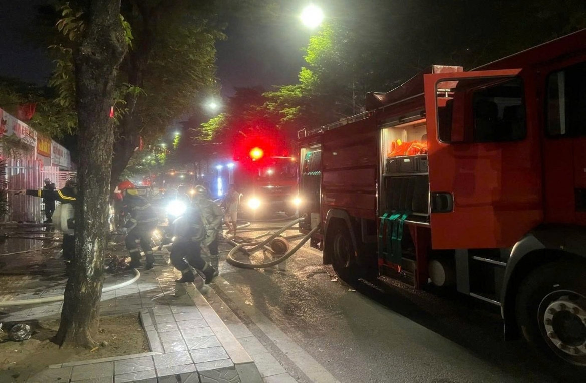 công an hà nội thông tin chính thức về vụ cháy cửa hàng xe máy ở nguyễn khánh toàn hình ảnh 2 cong an ha noi thong tin chinh thuc ve vu chay cua hang xe may o nguyen khanh toan hinh anh 2
