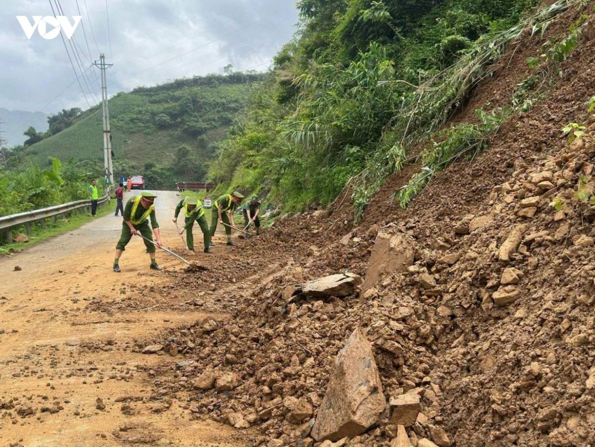 cảnh báo lũ quét, sạt lở đất từ quảng trị đến quảng ngãi hình ảnh 1 canh bao lu quet, sat lo dat tu quang tri den quang ngai hinh anh 1