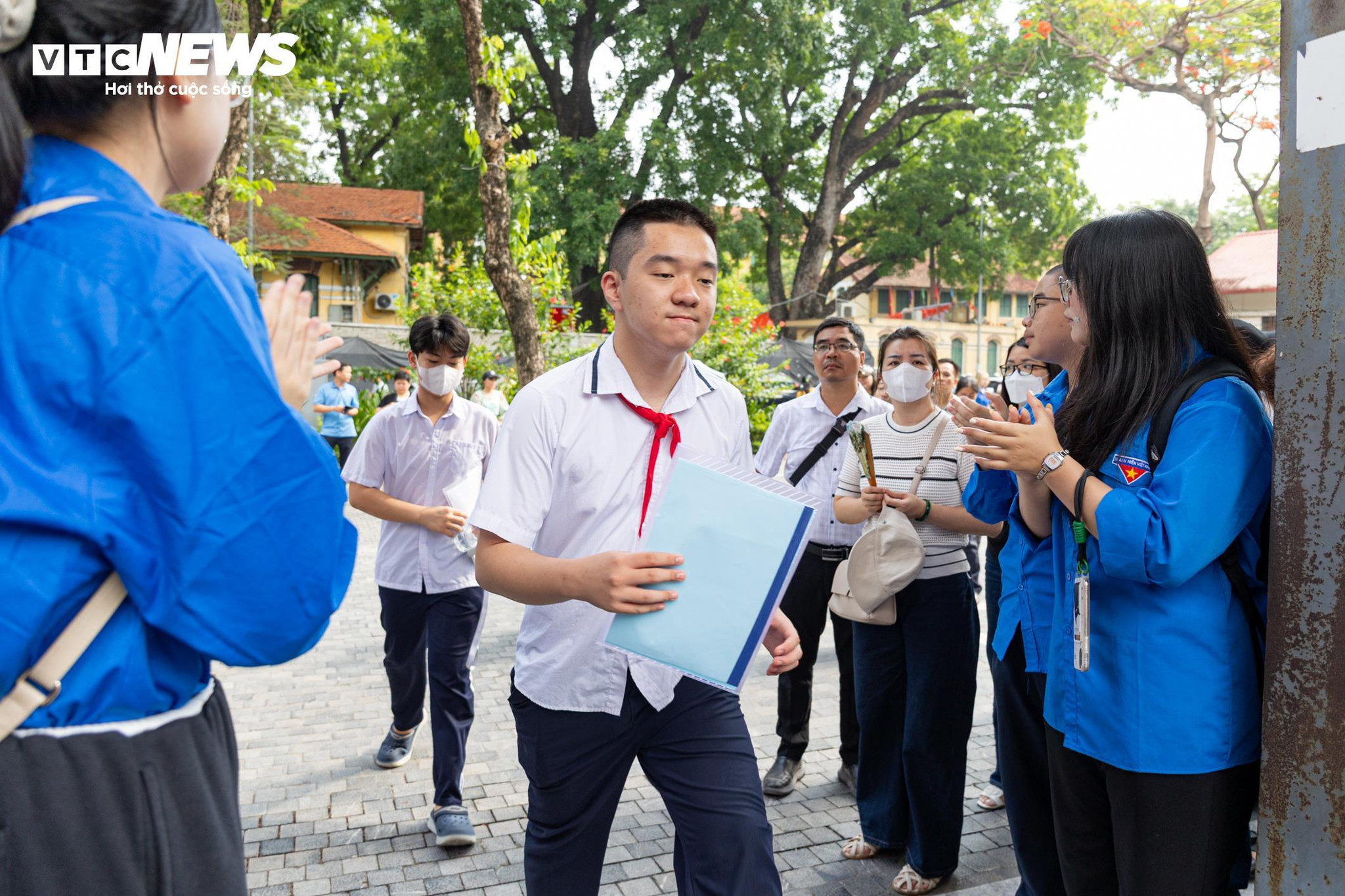 Sĩ tử Hà Nội dự thi lớp 10 công lập với ba môn (Toán, Ngữ Văn, tiếng Anh) năm 2026. (Ảnh minh họa: Minh Đức)