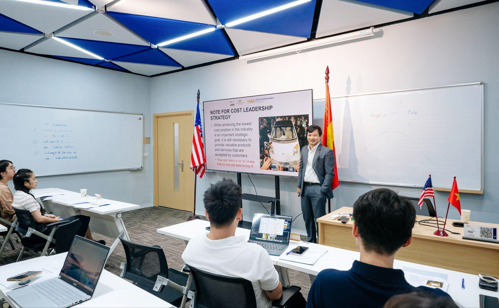 Không gian lớp học MBA chuẩn Mỹ ngay tại Việt Nam. (Ảnh: DNCC)