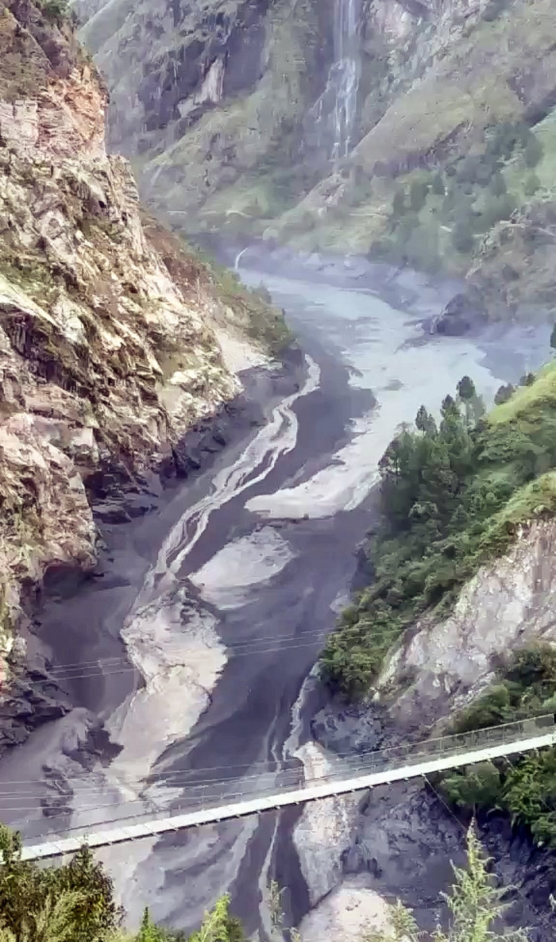 Lại xảy ra lũ quét ở Nepal: Ít nhất 10 người mất tích, nhiều cầu bị cuốn trôi - 2