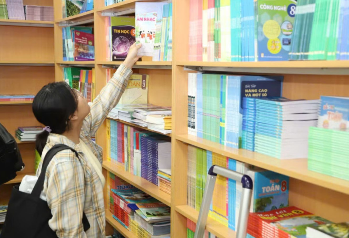 Chưa bao giờ tình trạng thiếu SGK lại nghiêm trọng như năm nay.