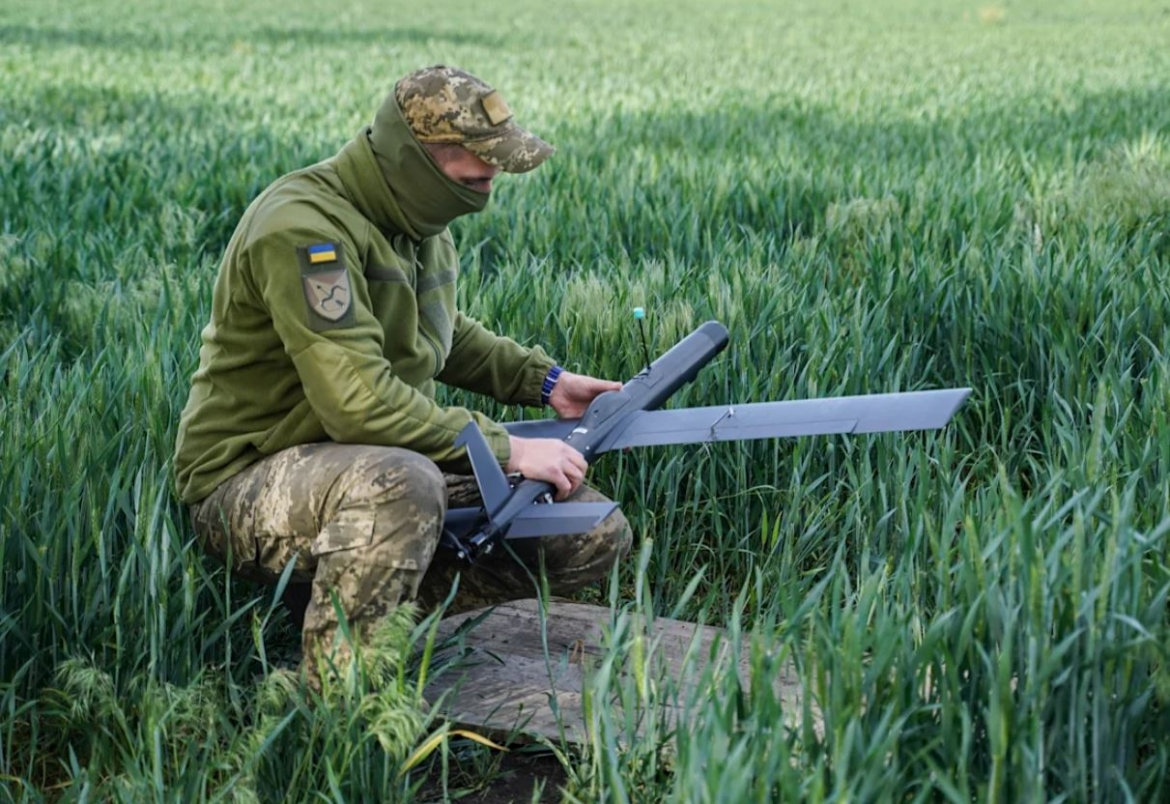 ukraine lần đầu dùng uav ném bom thả robot vũ trang vào sau phòng tuyến nga hình ảnh 1 ukraine lan dau dung uav nem bom tha robot vu trang vao sau phong tuyen nga hinh anh 1
