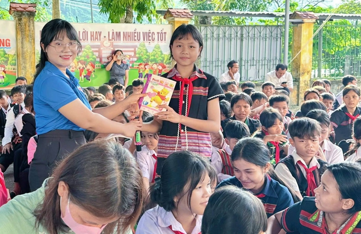 truyen thong da phuong tien day lui hu tuc, tao hon tai vung cao mien nui Da nang hinh anh 4